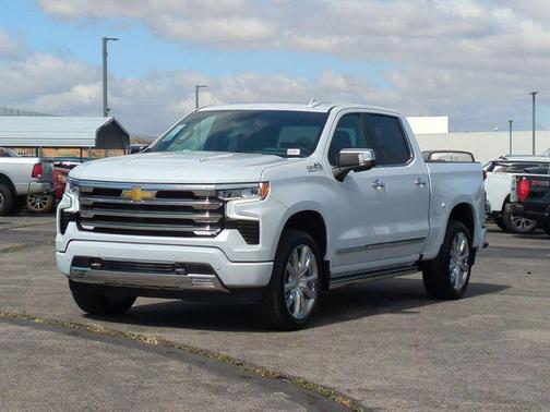 Polar White Tricoat 2026 Chevrolet Silverado 1500 High Country