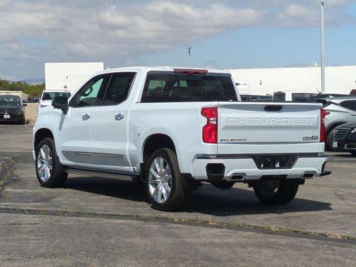 Polar White Tricoat 2026 Chevrolet Silverado 1500 High Country