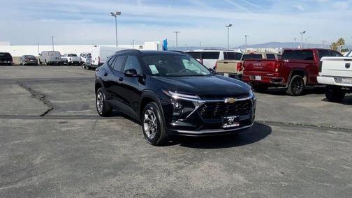 Mosaic Black Metallic 2026 Chevrolet Trax LT