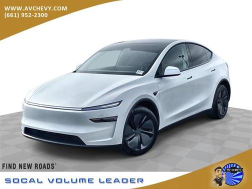2026 Tesla Model Y Standard Rear-Wheel Drive