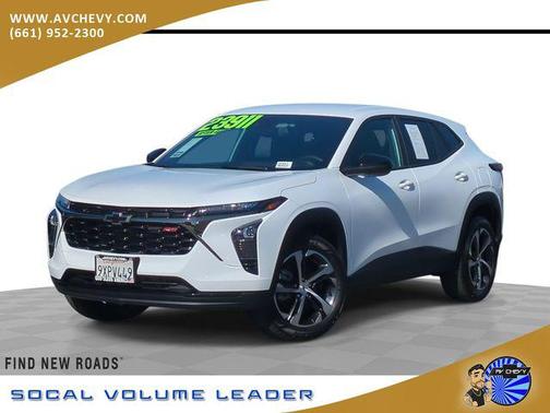 Summit White 2026 Chevrolet Trax FWD 1RS