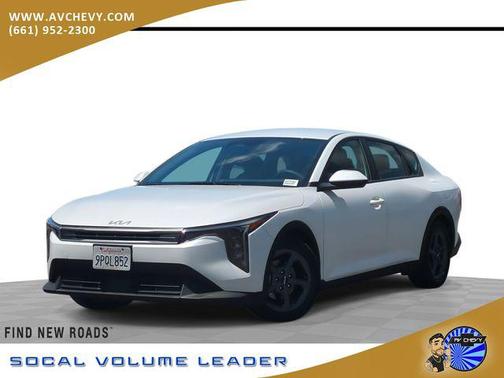 Snow White Pearl 2025 Kia K4 LXS