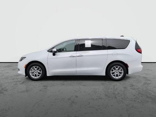 Bright White Clearcoat 2023 Chrysler Voyager LX