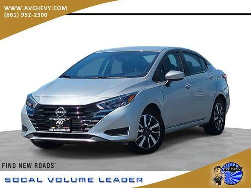 Brilliant Silver Metallic 2025 Nissan Versa 1.6 SV