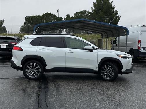 2024 Toyota Corolla Cross XLE