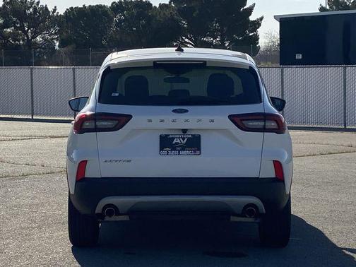Oxford White 2023 Ford Escape Active