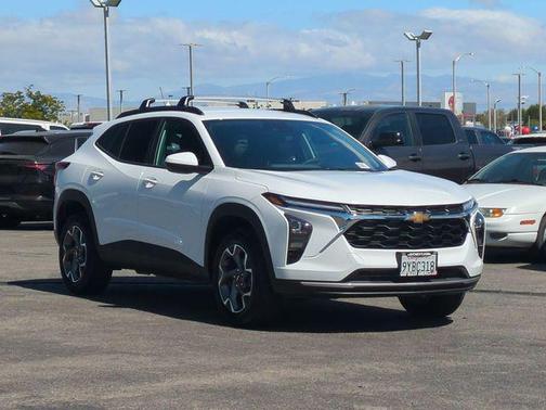 Summit White 2026 Chevrolet Trax LT