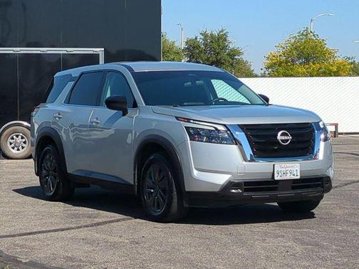 Glacier White 2024 Nissan Pathfinder S FWD