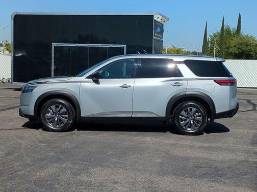 Glacier White 2024 Nissan Pathfinder S FWD
