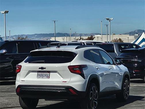 2025 Chevrolet Trax FWD 2RS