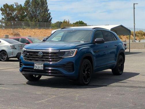 Kingfisher Blue Metallic 2025 Volkswagen Atlas Cross Sport 2.0T SEL