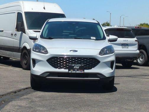 Oxford White 2021 Ford Escape SE