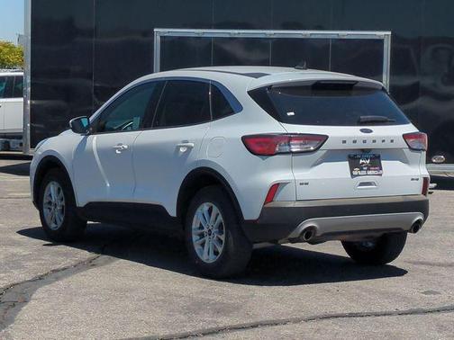 Oxford White 2021 Ford Escape SE