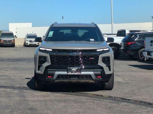 Sandstone Gray 2026 Chevrolet Traverse AWD Z71