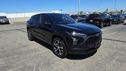 Mosaic Black Metallic 2024 Chevrolet Trax FWD 1RS