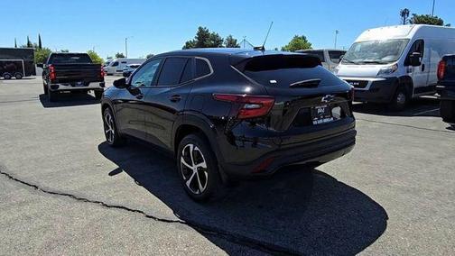 Mosaic Black Metallic 2024 Chevrolet Trax FWD 1RS