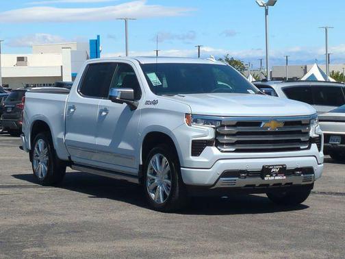 Polar White Tricoat 2026 Chevrolet Silverado 1500 High Country