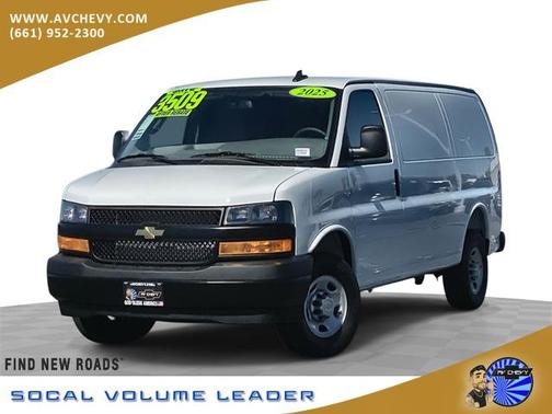 2025 Chevrolet Express 2500 RWD 2500 Regular Wheelbase WT
