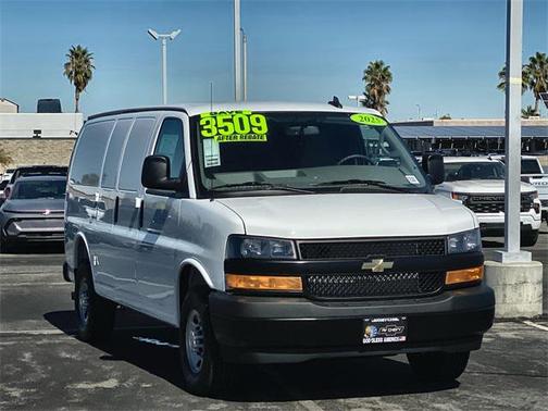 2025 Chevrolet Express 2500 RWD 2500 Regular Wheelbase WT