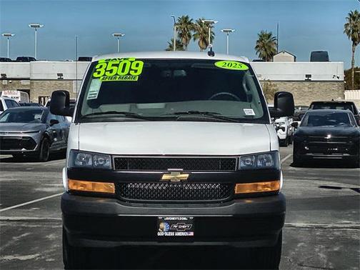 2025 Chevrolet Express 2500 RWD 2500 Regular Wheelbase WT