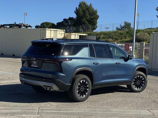 Lakeshore Blue Metallic 2026 Chevrolet Traverse AWD Z71