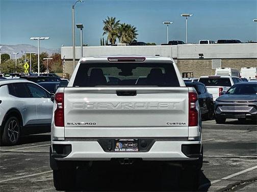 2026 Chevrolet Silverado 1500 Custom