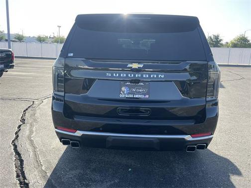 2025 Chevrolet Suburban 4WD High Country