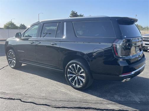 2025 Chevrolet Suburban 4WD High Country