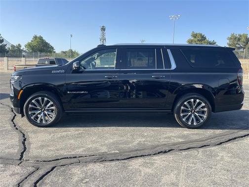 2025 Chevrolet Suburban 4WD High Country