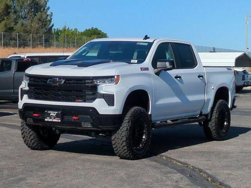 Summit White 2026 Chevrolet Silverado 1500 LT Trail Boss
