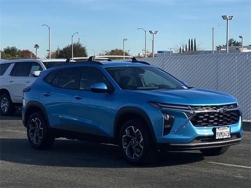 2025 Chevrolet Trax LT