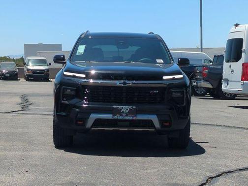 Mosaic Black Metallic 2026 Chevrolet Traverse AWD Z71