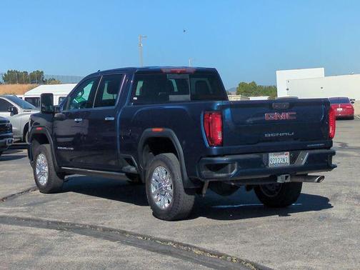 Pacific Blue Metallic 2022 GMC Sierra 2500 Denali