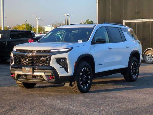 Polar White Tricoat 2026 Chevrolet Traverse AWD Z71