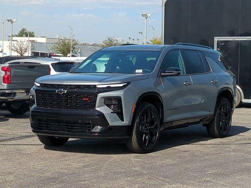 Sterling Gray Metallic 2026 Chevrolet Traverse RS