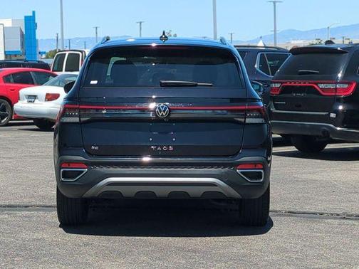 Deep Black 2025 Volkswagen Taos 1.5T SE