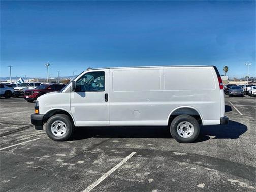 2025 Chevrolet Express 2500 RWD 2500 Regular Wheelbase WT