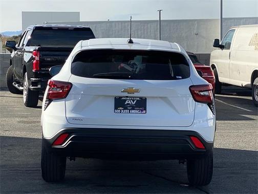 2026 Chevrolet Trax LS