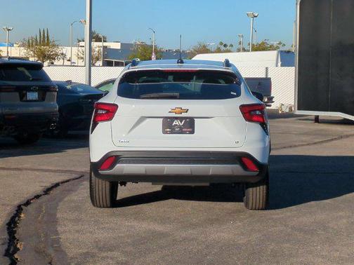 Summit White 2026 Chevrolet Trax LT
