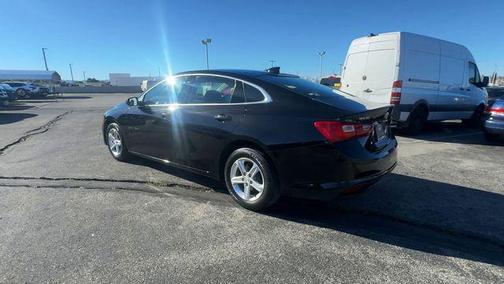 Mosaic Black Metallic 2024 Chevrolet Malibu FWD 1LT