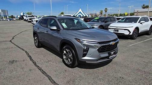 Sterling Gray Metallic 2026 Chevrolet Trax LT