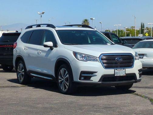 Crystal White Pearl 2019 Subaru Ascent Limited 8-Passenger