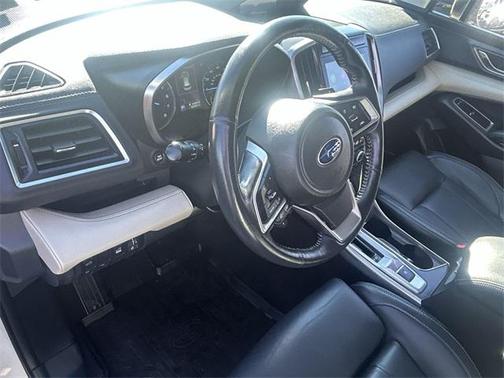 Crystal White Pearl 2019 Subaru Ascent Limited 8-Passenger