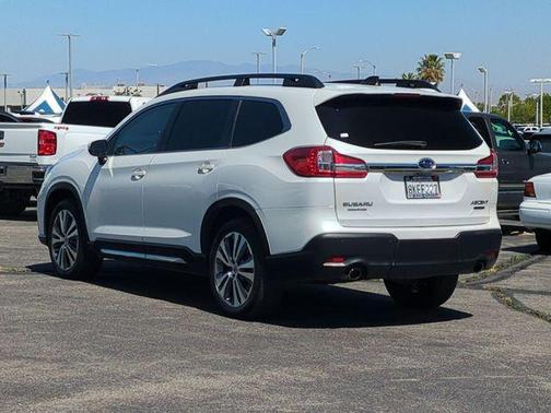 Crystal White Pearl 2019 Subaru Ascent Limited 8-Passenger