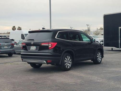 Crystal Black Pearl 2022 Honda Pilot 2WD EX-L