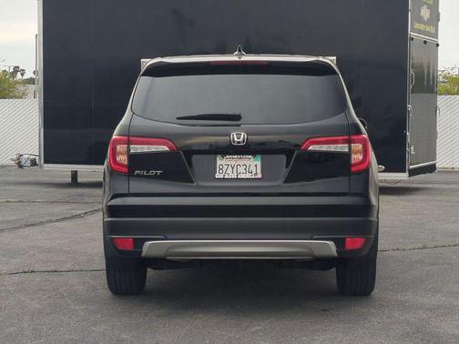 Crystal Black Pearl 2022 Honda Pilot 2WD EX-L