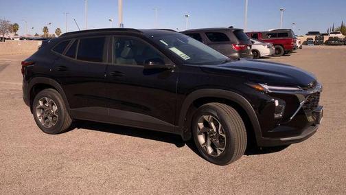 Mosaic Black Metallic 2026 Chevrolet Trax LT