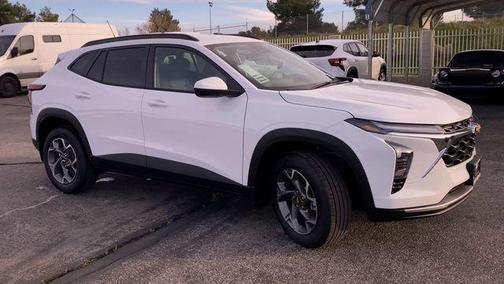 Summit White 2026 Chevrolet Trax LT