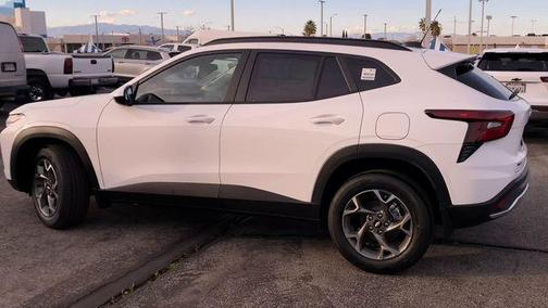 Summit White 2026 Chevrolet Trax LT