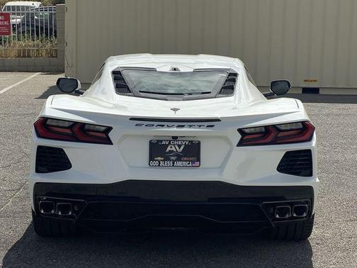 Arctic White 2026 Chevrolet Corvette Stingray w/1LT